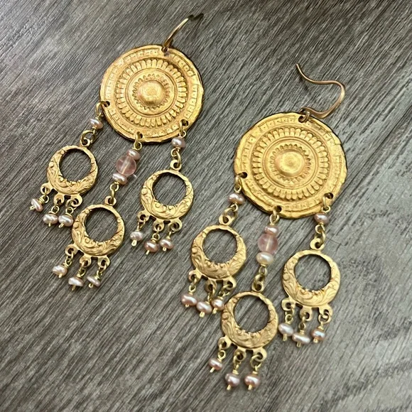 Handmade boho chandelier pearl earrings - Picture 3 of 9